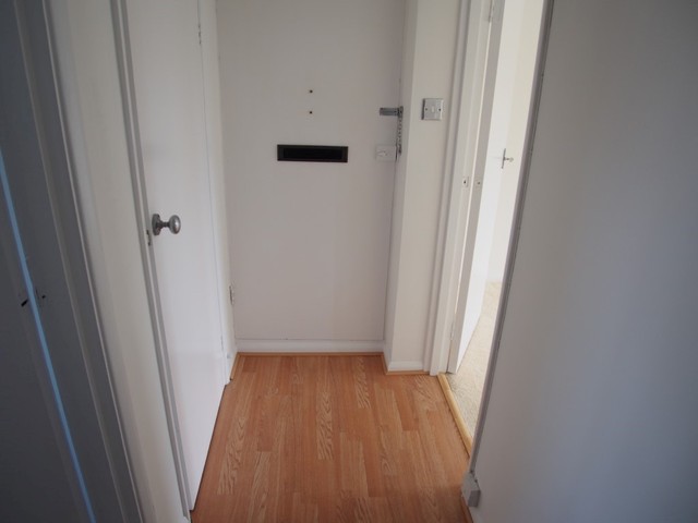  Image of 1 bedroom Flat to rent in Broadwater Hall South Farm Road Broadwater Worthing BN14 at Worthing, BN14 7BP