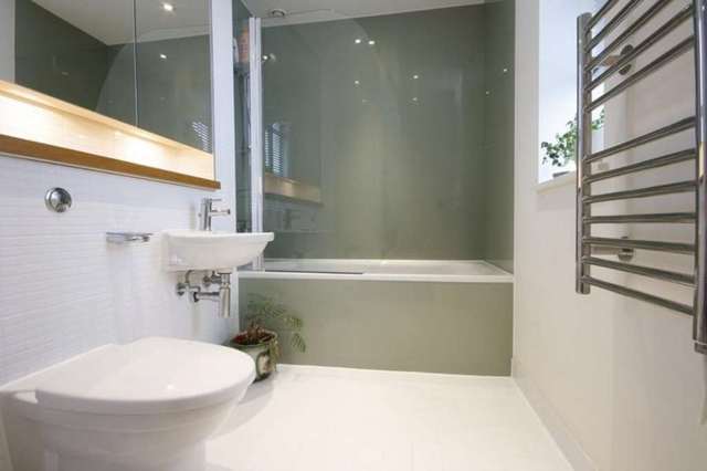  Image of 2 bedroom Apartment to rent in Bromyard Avenue London W3 at Bromyard Avenue East Acton London, W3 7BS