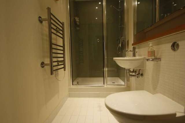  Image of 2 bedroom Apartment to rent in Bromyard Avenue London W3 at Bromyard Avenue East Acton London, W3 7BS