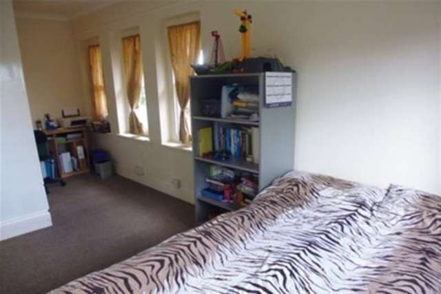  Image of 2 bedroom Semi-Detached house to rent in Brook Lane Birmingham B13 at Birmingham, B13 0BP