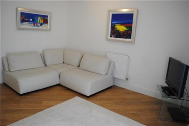  Image of 4 bedroom Terraced house to rent in Brookbank Close Cheltenham GL50 at Gloucestershire, GL50 3NB