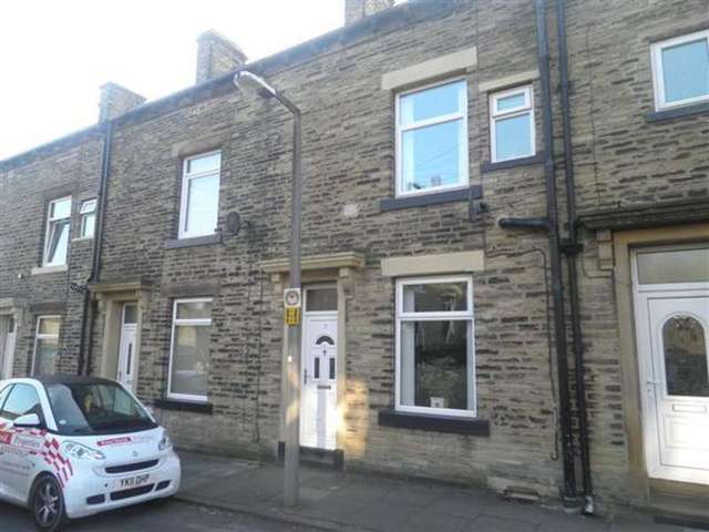  Image of 4 bedroom Terraced house to rent in Brougham Street Halifax HX3 at Ovenden, HX3 6NF