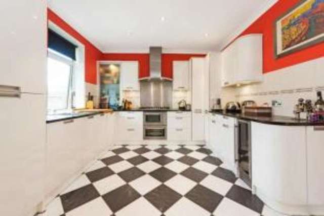  Image of 4 bedroom Detached house for sale in Buchanan Drive Bearsden Glasgow G61 at Bearsden Glasgow Bearsden, G61 2EP