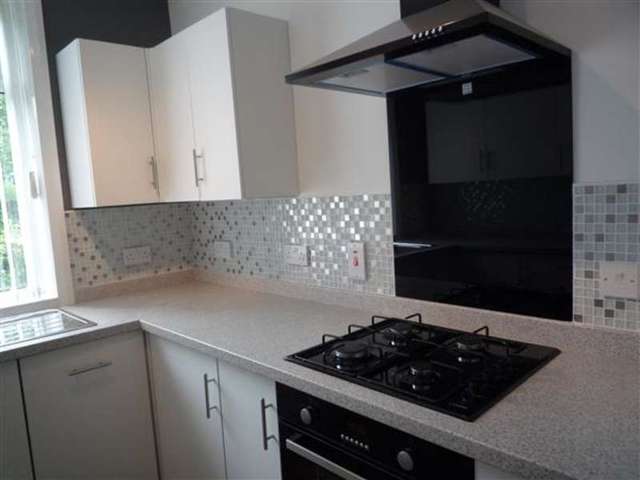  Image of 2 bedroom Semi-Detached house to rent in Bull Green Road Longwood Huddersfield HD3 at Quarmby, HD3 4XW