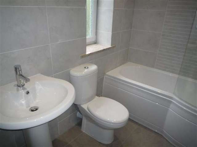  Image of 2 bedroom Semi-Detached house to rent in Bull Green Road Longwood Huddersfield HD3 at Quarmby, HD3 4XW