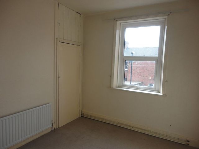  Image of 2 bedroom Terraced house to rent in Burn Avenue Forest Hall Newcastle upon Tyne NE12 at Burn Avenue Forest Hall Newcastle Upon Tyne, NE12 7JY