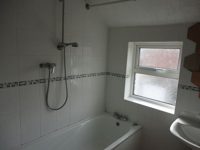  Image of 2 bedroom Terraced house to rent in Burn Avenue Forest Hall Newcastle upon Tyne NE12 at Burn Avenue Forest Hall Newcastle Upon Tyne, NE12 7JY