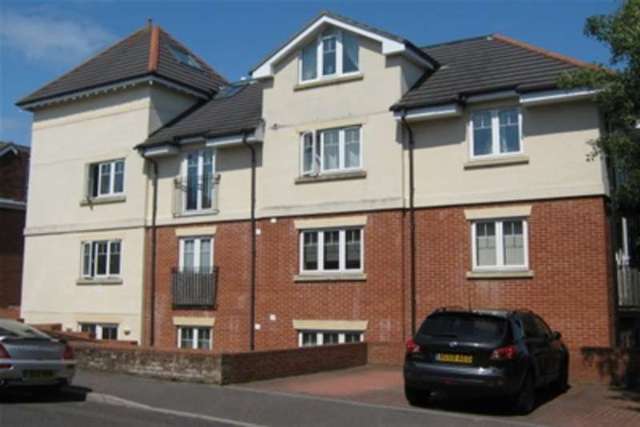  Image of 2 bedroom Flat to rent in Burnaby Road Westbourne Bournemouth BH4 at Bournemouth, BH4 8JG