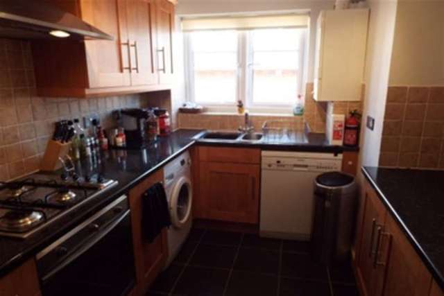  Image of 2 bedroom Flat to rent in Burnaby Road Westbourne Bournemouth BH4 at Bournemouth, BH4 8JG