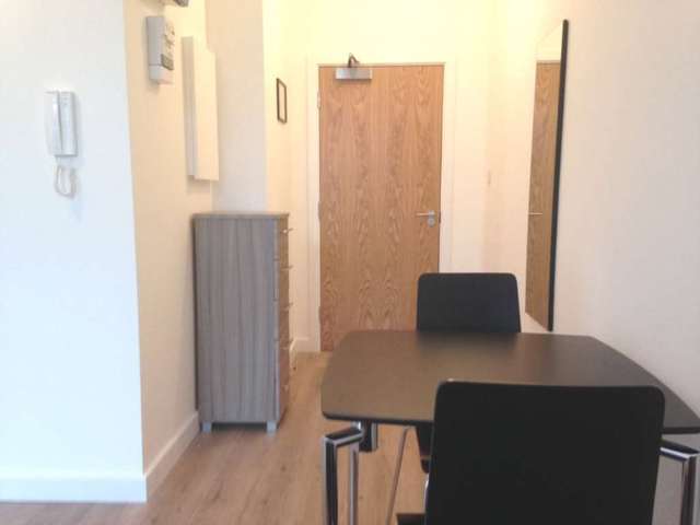  Image of Studio flat to rent in Burnside Road Becontree Dagenham RM8 at Burnside Road  Dagenham, RM8 1XD