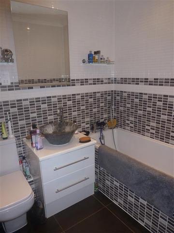  Image of 2 bedroom Maisonette for sale in High Street Bushey WD23 at Bushey, WD23 1BH