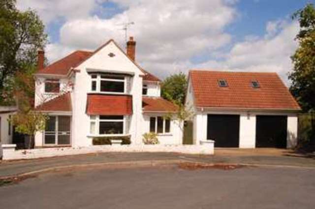  Image of 4 bedroom Detached house to rent in Buttons Farm Road Penn Wolverhampton WV4 at Buttons Farm Road  Wolverhampton, WV4 5LR