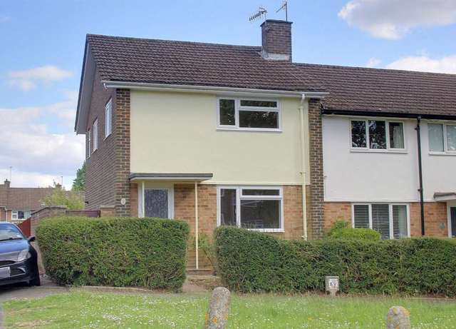  Image of 3 bedroom Detached house for sale in Butts End Hemel Hempstead HP1 at Butts End  Hemel Hempstead, HP1 3JH
