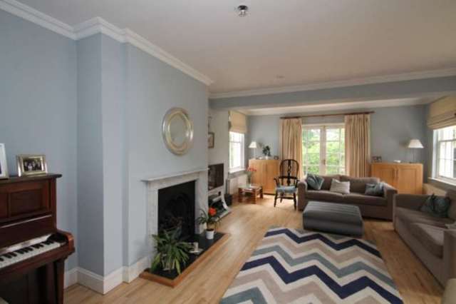  Image of 5 bedroom Detached house to rent in Byron Hill Road Harrow-on-the-Hill Harrow HA2 at Byron Hill Road  Harrow on the Hill, HA2 0HY