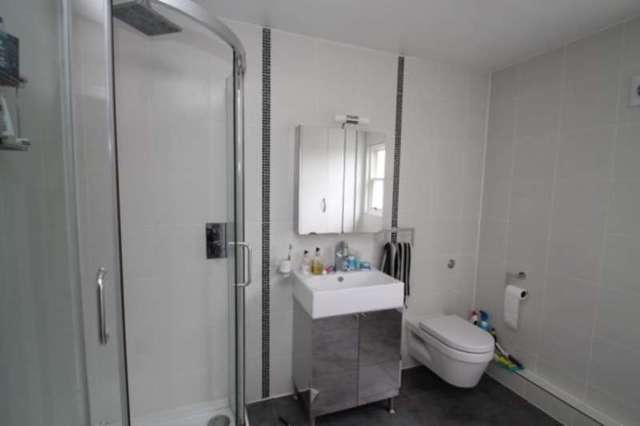  Image of 5 bedroom Detached house to rent in Byron Hill Road Harrow-on-the-Hill Harrow HA2 at Byron Hill Road  Harrow on the Hill, HA2 0HY