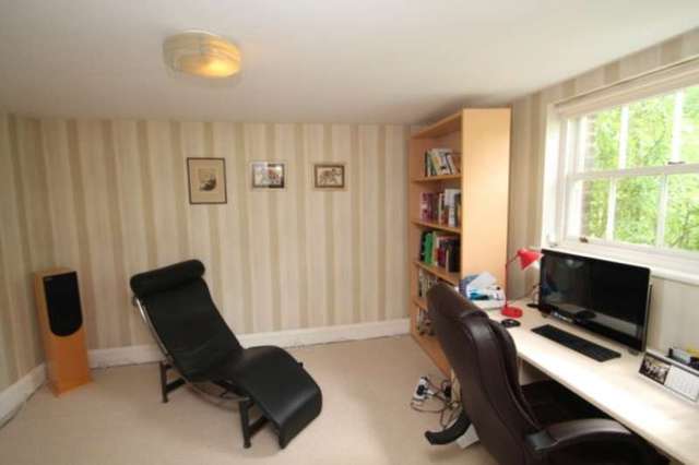  Image of 5 bedroom Detached house to rent in Byron Hill Road Harrow-on-the-Hill Harrow HA2 at Byron Hill Road  Harrow on the Hill, HA2 0HY