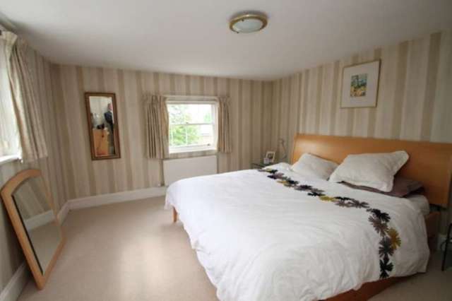  Image of 5 bedroom Detached house to rent in Byron Hill Road Harrow-on-the-Hill Harrow HA2 at Byron Hill Road  Harrow on the Hill, HA2 0HY