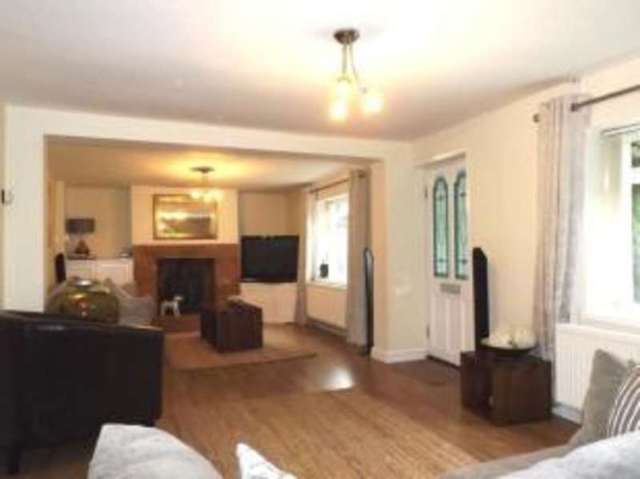  Image of 4 bedroom Detached house for sale in Yarmouth Road Caister-on-Sea Great Yarmouth NR30 at Caister-on-Sea Great Yarmouth Caister-on-Sea, NR30 5BU