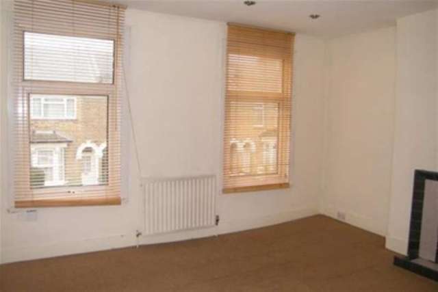  Image of 1 bedroom Flat to rent in Caistor Park Road London E15 at Stratford, E15 3PS