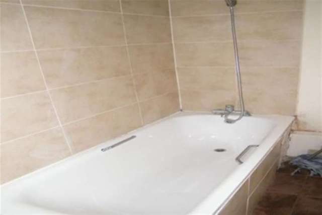  Image of 1 bedroom Flat to rent in Caistor Park Road London E15 at Stratford, E15 3PS