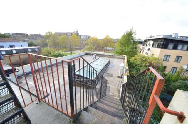  Image of 2 bedroom Apartment to rent in Caledonian Road London N1 at Caledonian Road  Islington, N1 0SL
