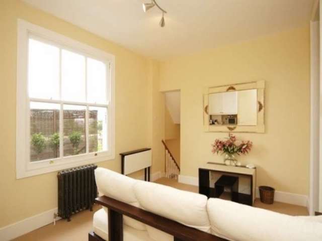  Image of 1 bedroom Flat to rent in Cambridge Gardens London W10 at Cambridge Gardens  London, W10 6JE