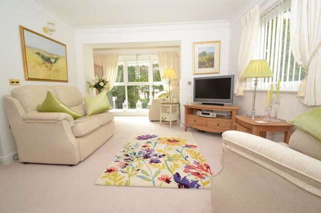  Image of 2 bedroom Flat for sale in Canford Cliffs Road Canford Cliffs Poole BH13 at 162-164 Canford Cliffs Road Canford Cliffs Poole, BH13 7EJ
