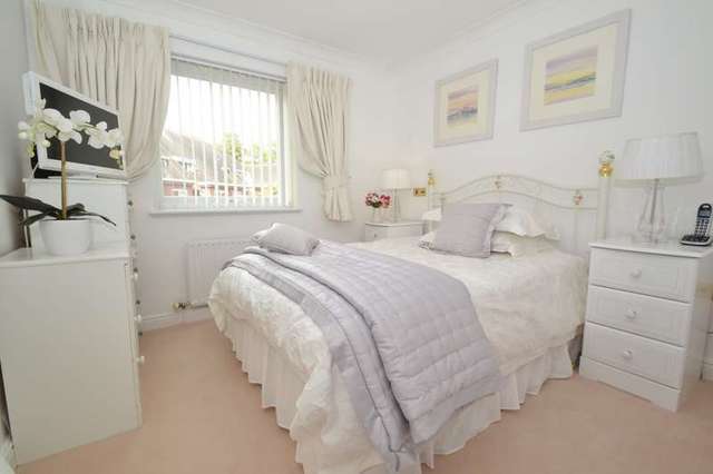  Image of 2 bedroom Flat for sale in Canford Cliffs Road Canford Cliffs Poole BH13 at 162-164 Canford Cliffs Road Canford Cliffs Poole, BH13 7EJ