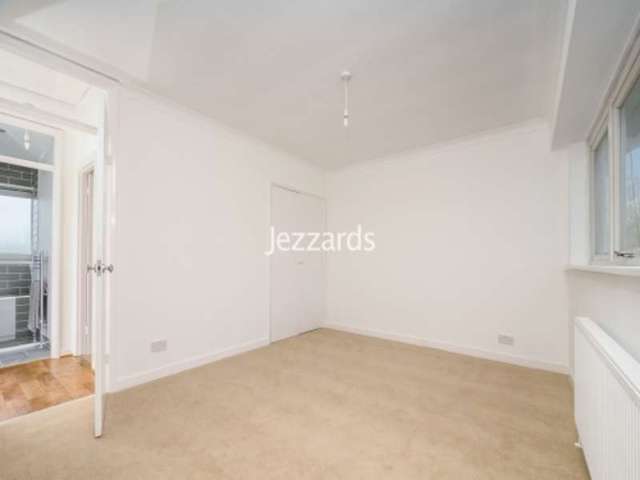  Image of 2 bedroom Maisonette for sale in Carlyle Close West Molesey KT8 at East Molesey, KT8 1SX