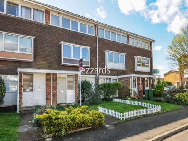  Image of 2 bedroom Maisonette for sale in Carlyle Close West Molesey KT8 at East Molesey, KT8 1SX