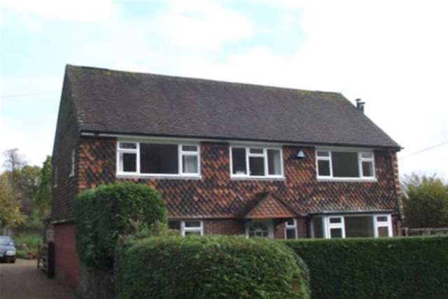  Image of 3 bedroom Property to rent in Carron Lane Midhurst GU29 at Midhurst, GU29 9LD