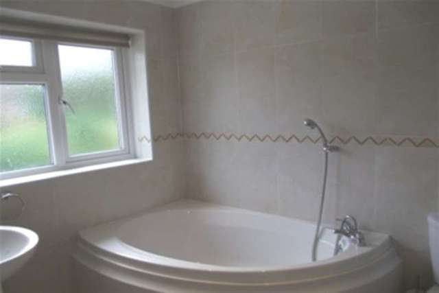 Image of 3 bedroom Property to rent in Carron Lane Midhurst GU29 at Midhurst, GU29 9LD
