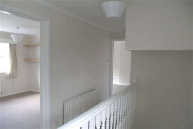  Image of 3 bedroom Property to rent in Carron Lane Midhurst GU29 at Midhurst, GU29 9LD