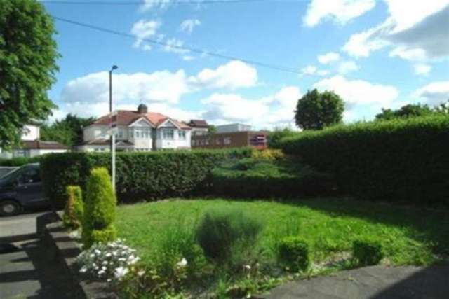  Image of 2 bedroom Detached house to rent in Carterhatch Lane Enfield EN1 at Enfield, EN1 4LD