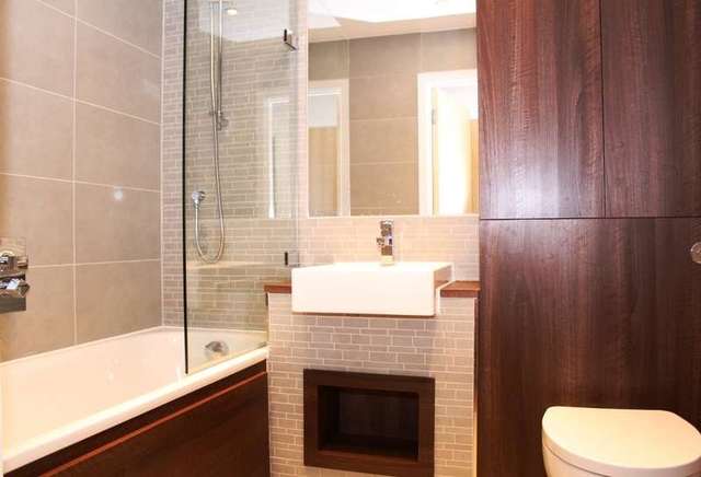  Image of 3 bedroom Flat to rent in Seven Sea Gardens London E3 at Kara Court  Bow, E3 3GX