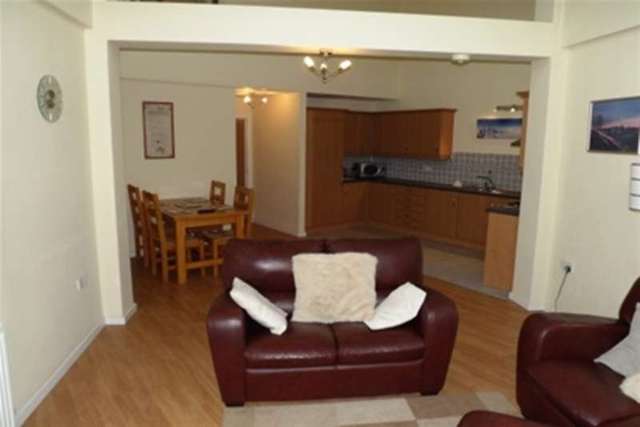  Image of 2 bedroom Flat to rent in Caxton Court Burton-on-Trent DE14 at Burton-on-Trent, DE14 3SH