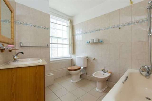  Image of 2 bedroom Flat to rent in Baker Street London NW1 at London, NW1 5RS
