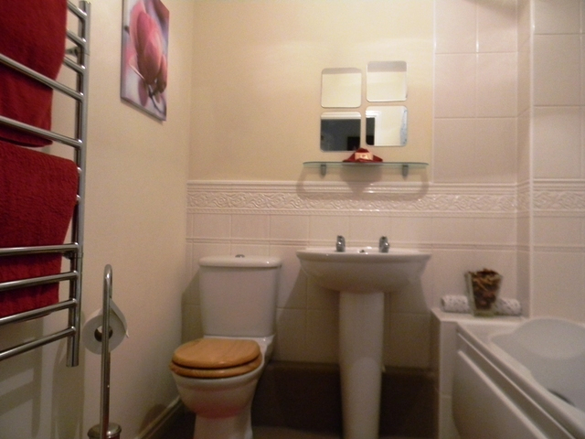  Image of 2 bedroom Apartment to rent in Chandlers Court Hull HU9 at Victoria Dock  Hull, HU9 1FB