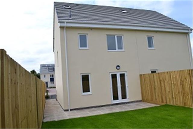  Image of 3 bedroom End of Terrace for sale in Charlton Road Brentry Bristol BS10 at Charlton Road  BRISTOL, BS10 6JS