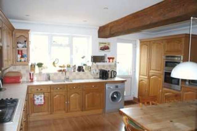 Image of 4 bedroom Detached house to rent in Charvil House Road Charvil Reading RG10 at Charvil House Road Charvil Reading, RG10 9RD