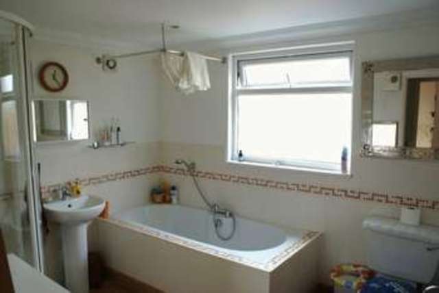  Image of 4 bedroom Detached house to rent in Charvil House Road Charvil Reading RG10 at Charvil House Road Charvil Reading, RG10 9RD