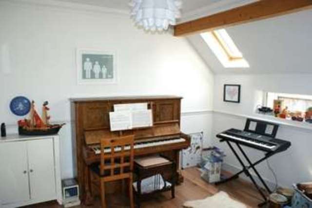  Image of 4 bedroom Detached house to rent in Charvil House Road Charvil Reading RG10 at Charvil House Road Charvil Reading, RG10 9RD