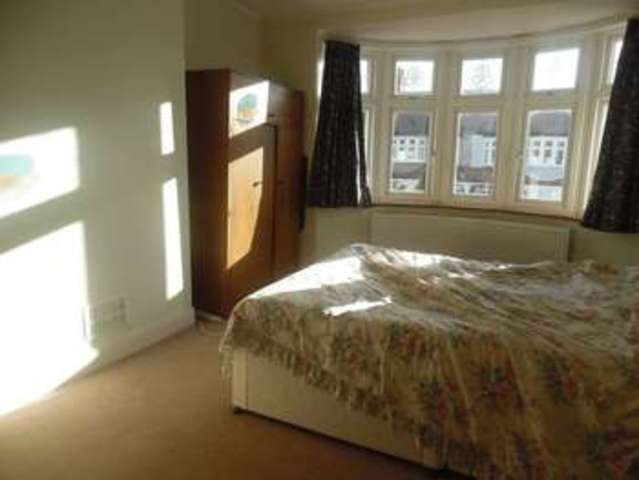  Image of Property to rent in Cherrywood Lane Morden SM4 at Cherrywood Lane  Morden, SM4 4HS