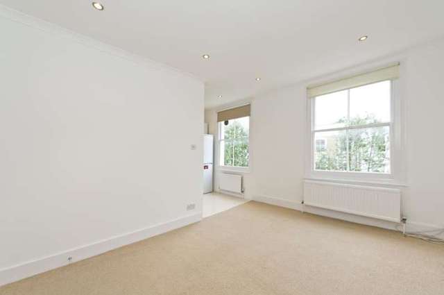  Image of 2 bedroom Flat to rent in Chesterton Road London W10 at Chesterton Road  London, W10 6ET