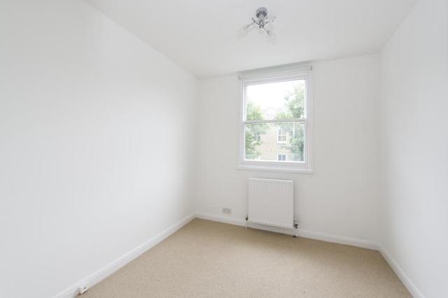  Image of 2 bedroom Flat to rent in Chesterton Road London W10 at Chesterton Road  London, W10 6ET