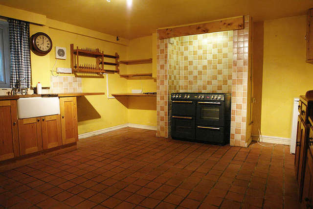 Image of 1 bedroom Terraced house for sale in Chew Valley Road Greenfield Oldham OL3 at Greenfield Saddleworth Greenfield, OL3 7AF