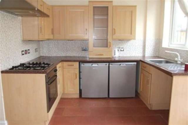  Image of 2 bedroom Detached house to rent in Chinchilla Road Southend-on-Sea SS1 at Southend-on-Sea, SS1 2QL