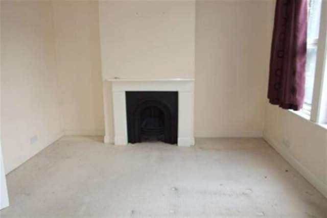  Image of 2 bedroom Detached house to rent in Chinchilla Road Southend-on-Sea SS1 at Southend-on-Sea, SS1 2QL