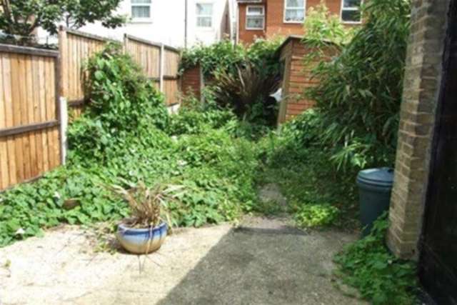  Image of 2 bedroom Detached house to rent in Chinchilla Road Southend-on-Sea SS1 at Southend-on-Sea, SS1 2QL