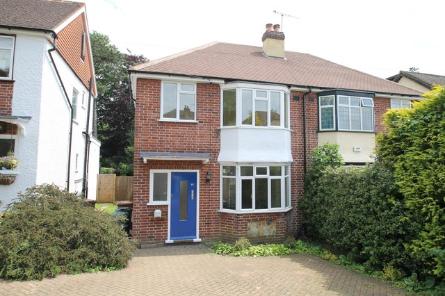  Image of 2 bedroom Detached house to rent in Chipstead Way Banstead SM7 at Banstead, SM7 3JJ